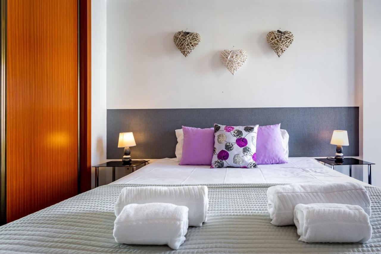 Light & Comfy Apartment W/ Pool & Balcony By Lovelystay ปอร์ติเมา ภายนอก รูปภาพ
