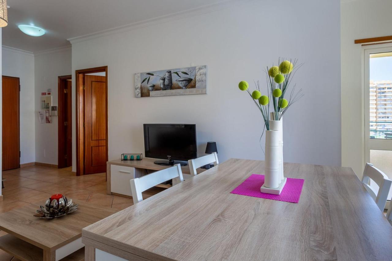 Light & Comfy Apartment W/ Pool & Balcony By Lovelystay ปอร์ติเมา ภายนอก รูปภาพ