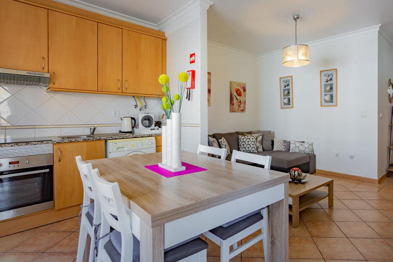 Light & Comfy Apartment W/ Pool & Balcony By Lovelystay ปอร์ติเมา ภายนอก รูปภาพ